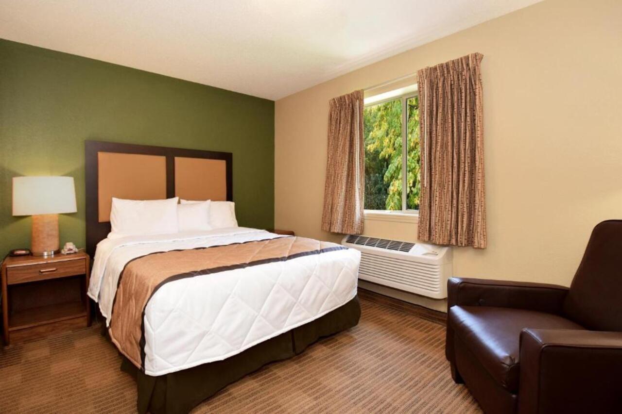 Extended Stay America Suites - Raleigh - Cary - Harrison Ave Buitenkant foto
