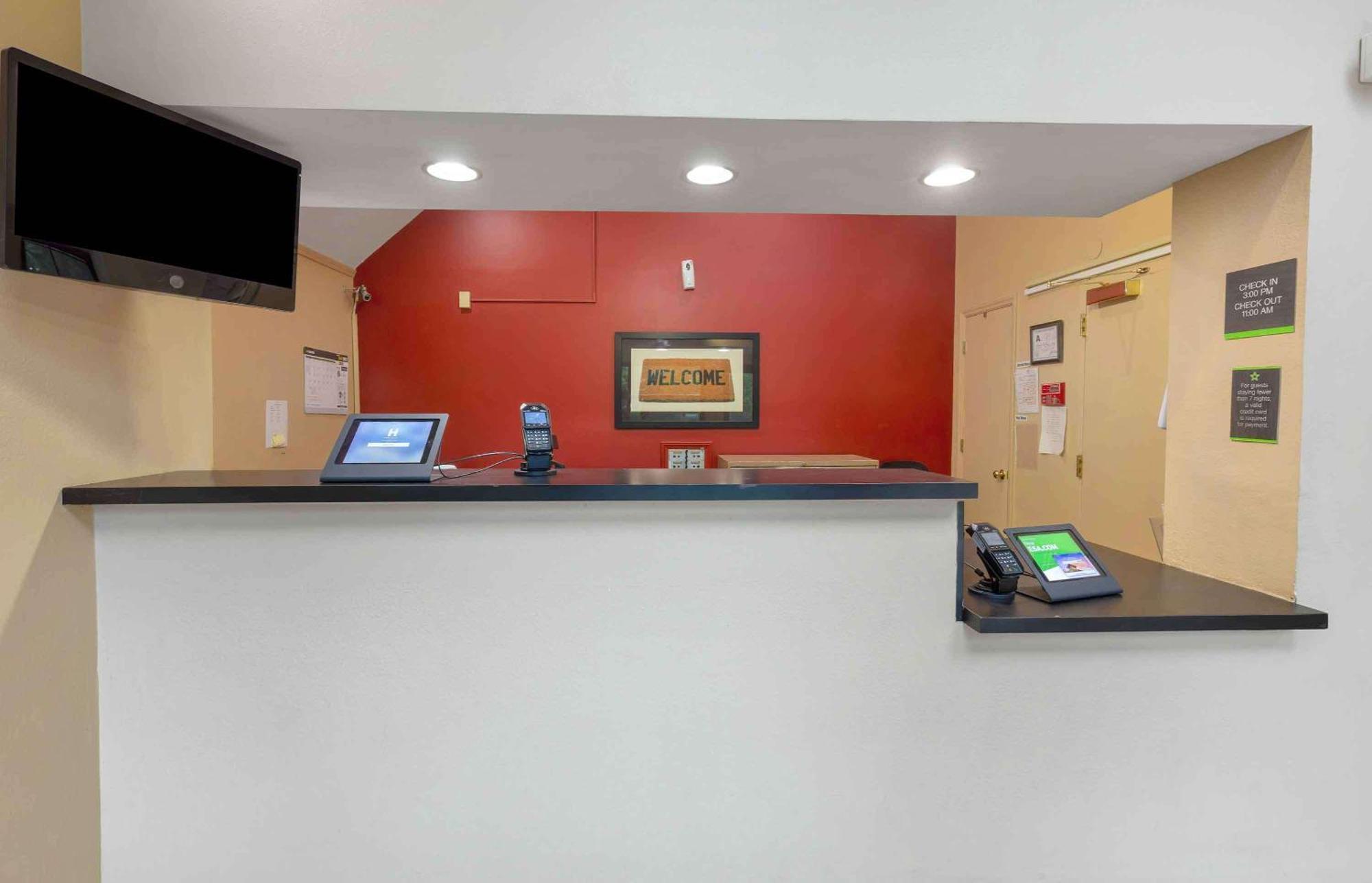 Extended Stay America Suites - Raleigh - Cary - Harrison Ave Buitenkant foto