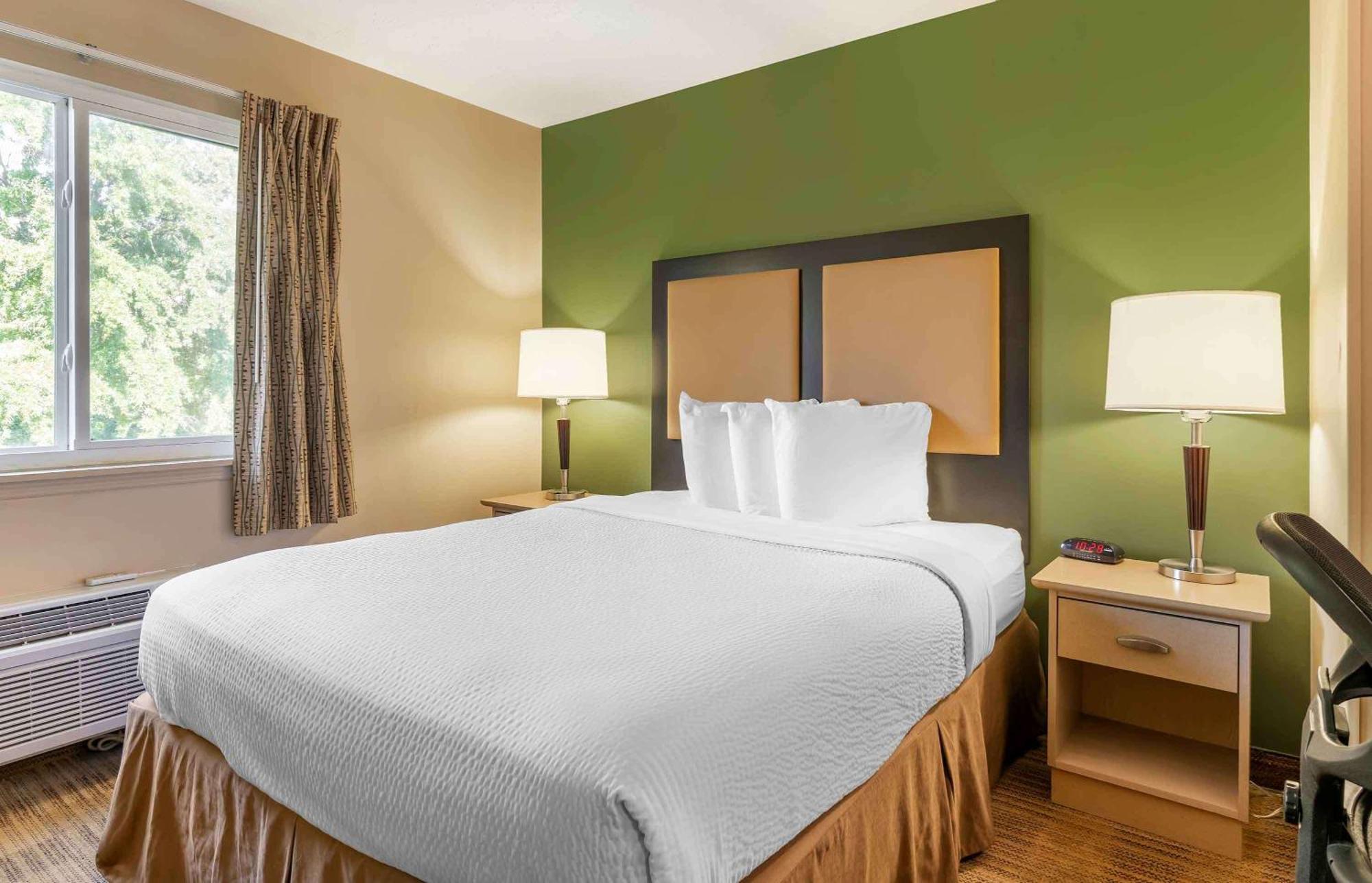 Extended Stay America Suites - Raleigh - Cary - Harrison Ave Buitenkant foto