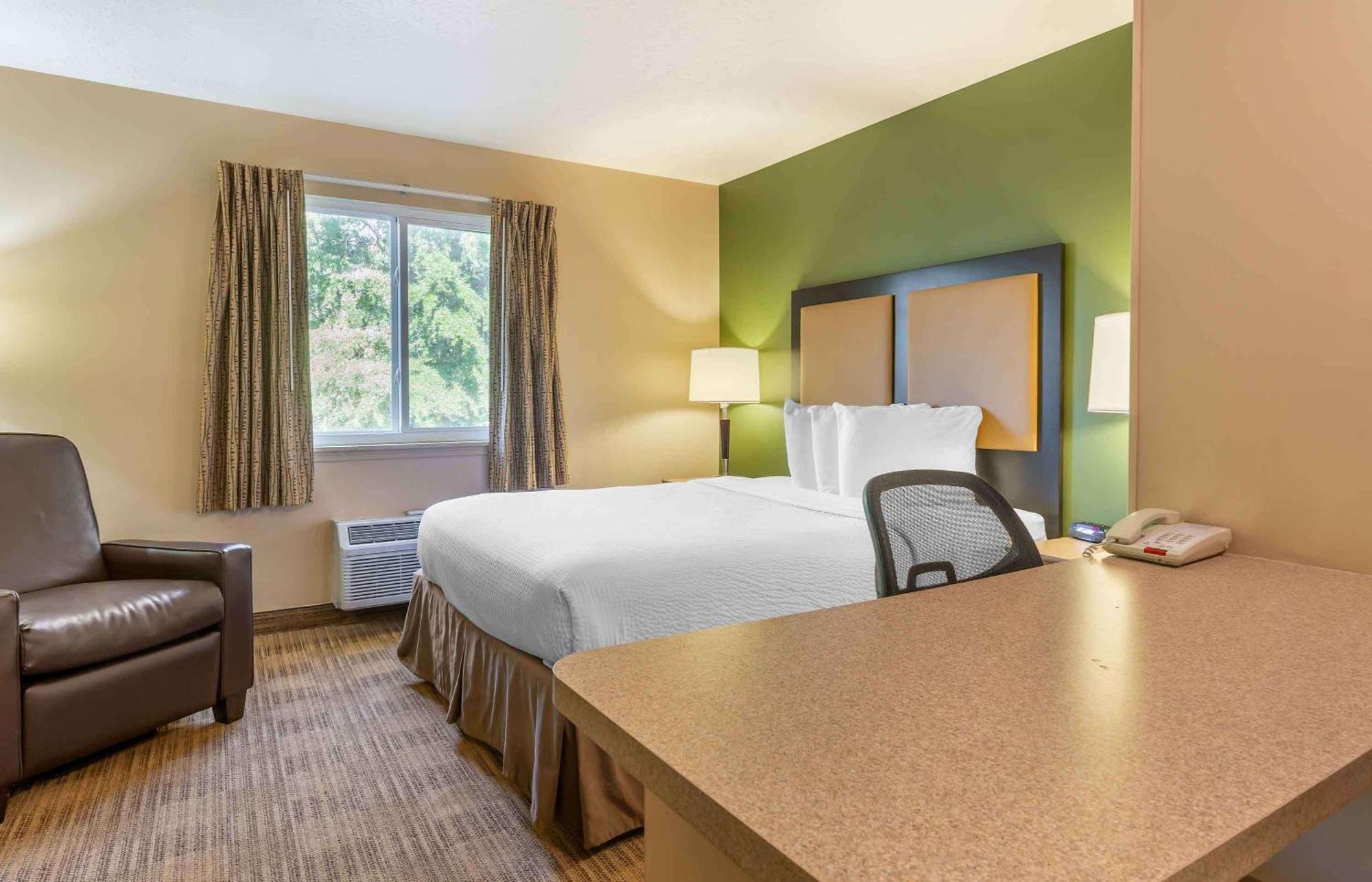 Extended Stay America Suites - Raleigh - Cary - Harrison Ave Buitenkant foto