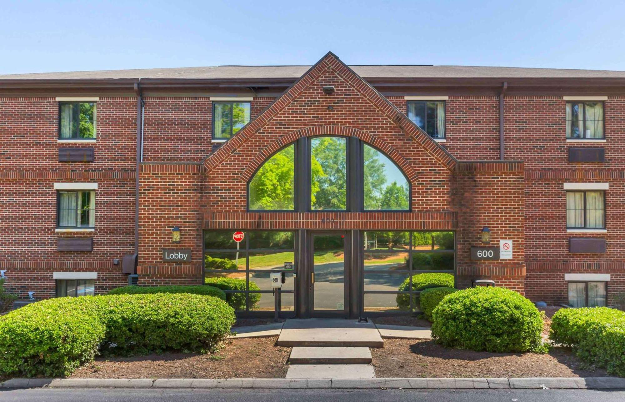 Extended Stay America Suites - Raleigh - Cary - Harrison Ave Buitenkant foto
