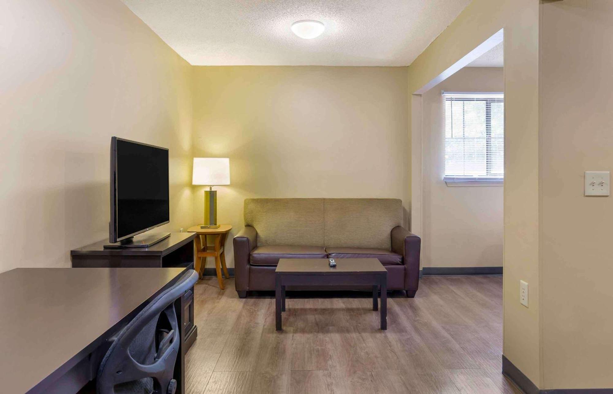 Extended Stay America Suites - Raleigh - Cary - Harrison Ave Buitenkant foto