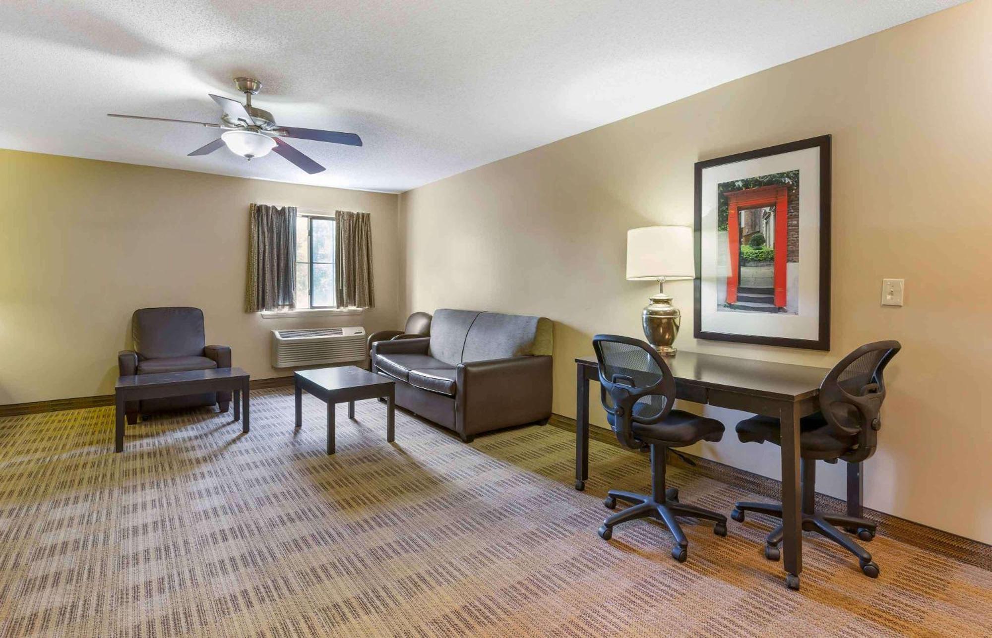 Extended Stay America Suites - Raleigh - Cary - Harrison Ave Buitenkant foto