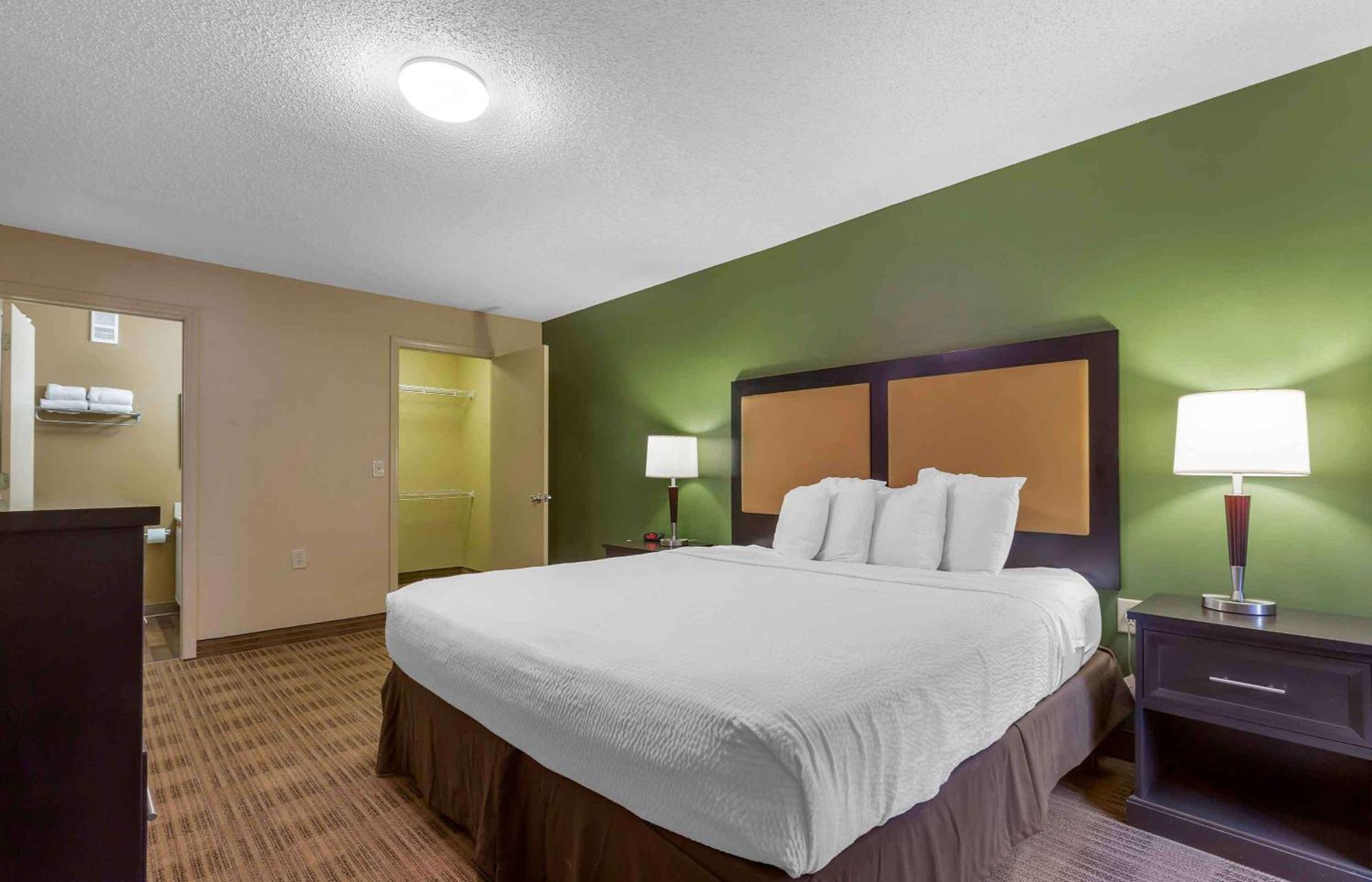 Extended Stay America Suites - Raleigh - Cary - Harrison Ave Buitenkant foto