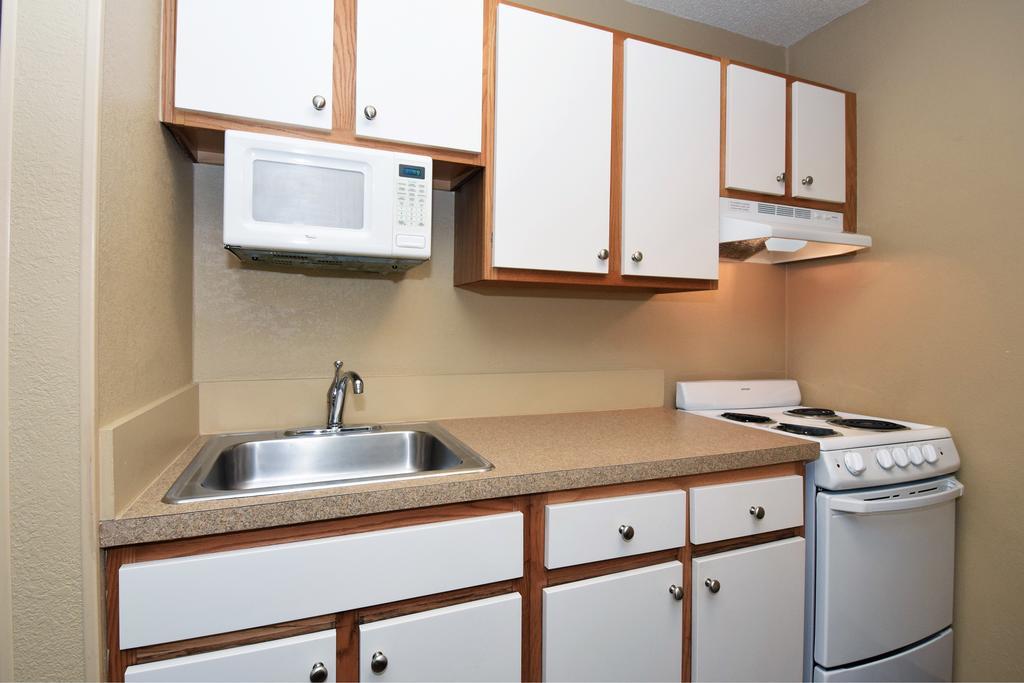 Extended Stay America Suites - Raleigh - Cary - Harrison Ave Buitenkant foto