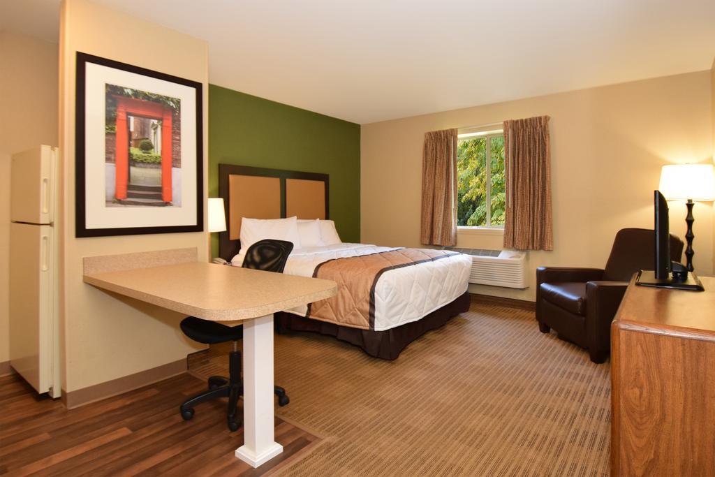 Extended Stay America Suites - Raleigh - Cary - Harrison Ave Buitenkant foto