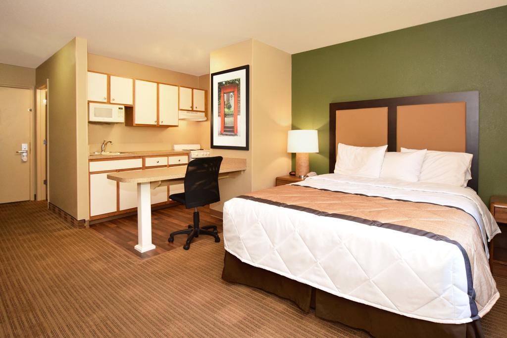 Extended Stay America Suites - Raleigh - Cary - Harrison Ave Buitenkant foto
