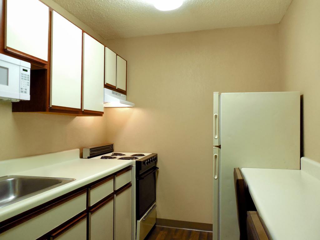 Extended Stay America Suites - Raleigh - Cary - Harrison Ave Buitenkant foto