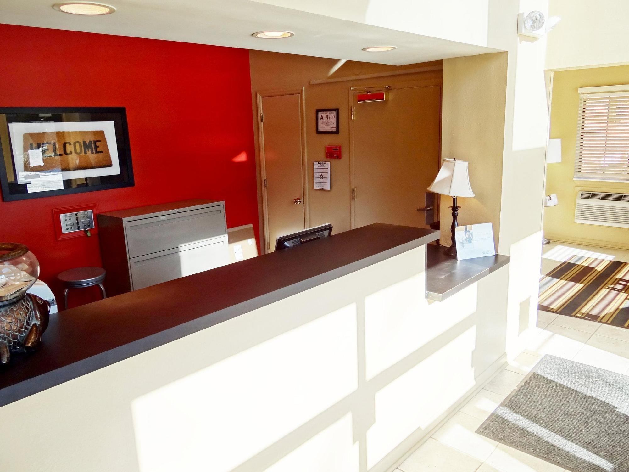 Extended Stay America Suites - Raleigh - Cary - Harrison Ave Buitenkant foto