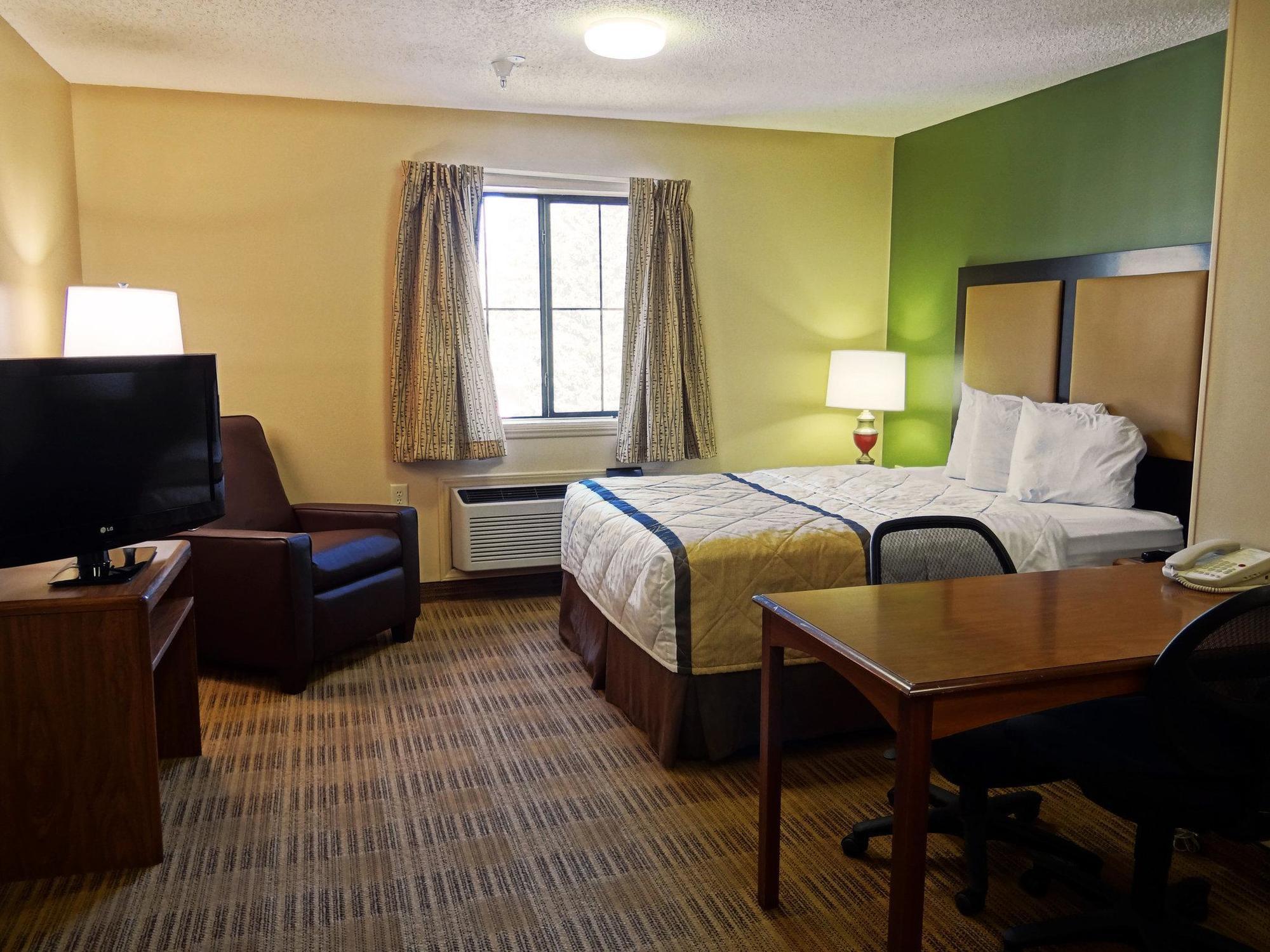 Extended Stay America Suites - Raleigh - Cary - Harrison Ave Buitenkant foto